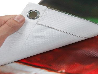 黄平喷绘和刀刮布的工艺区别。