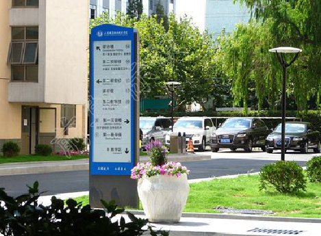 黄平哪些因素影响宣传栏的制作？